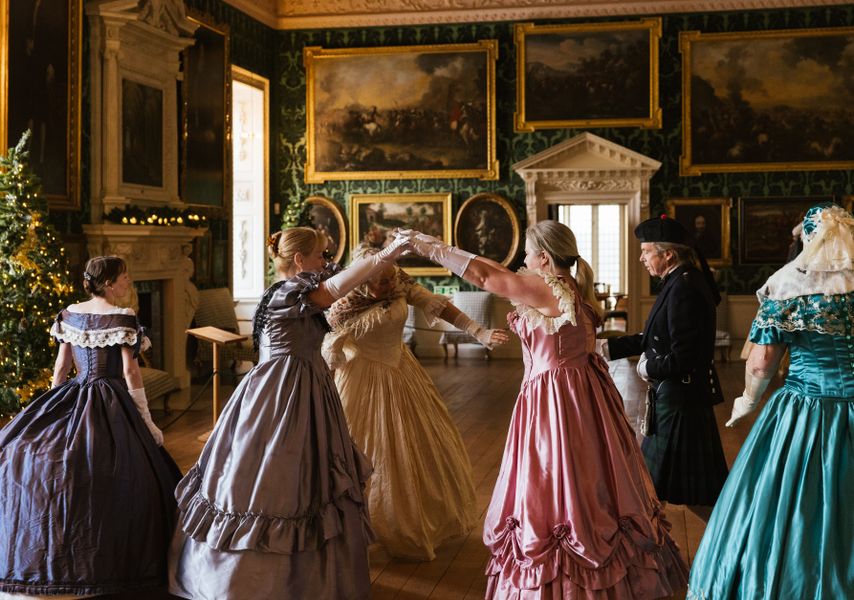 Arbeau dancers in residence at Temple Newsam