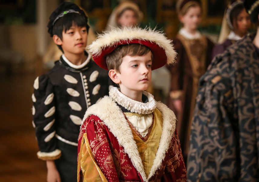 image of students dress in Tudor costume