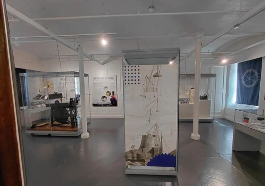 Display cabinets