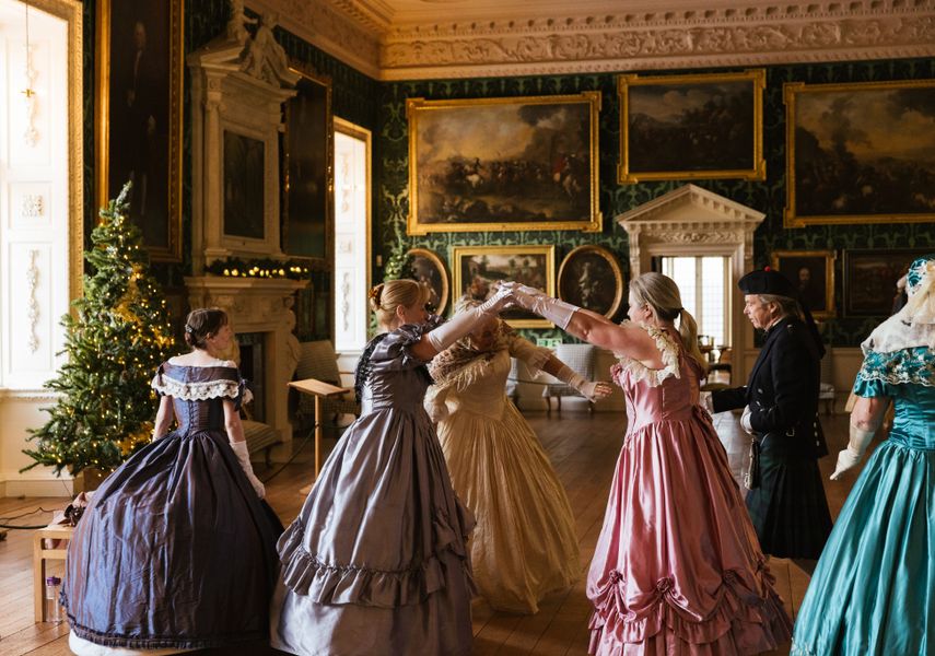 Arbeau dancers in residence at Temple Newsam