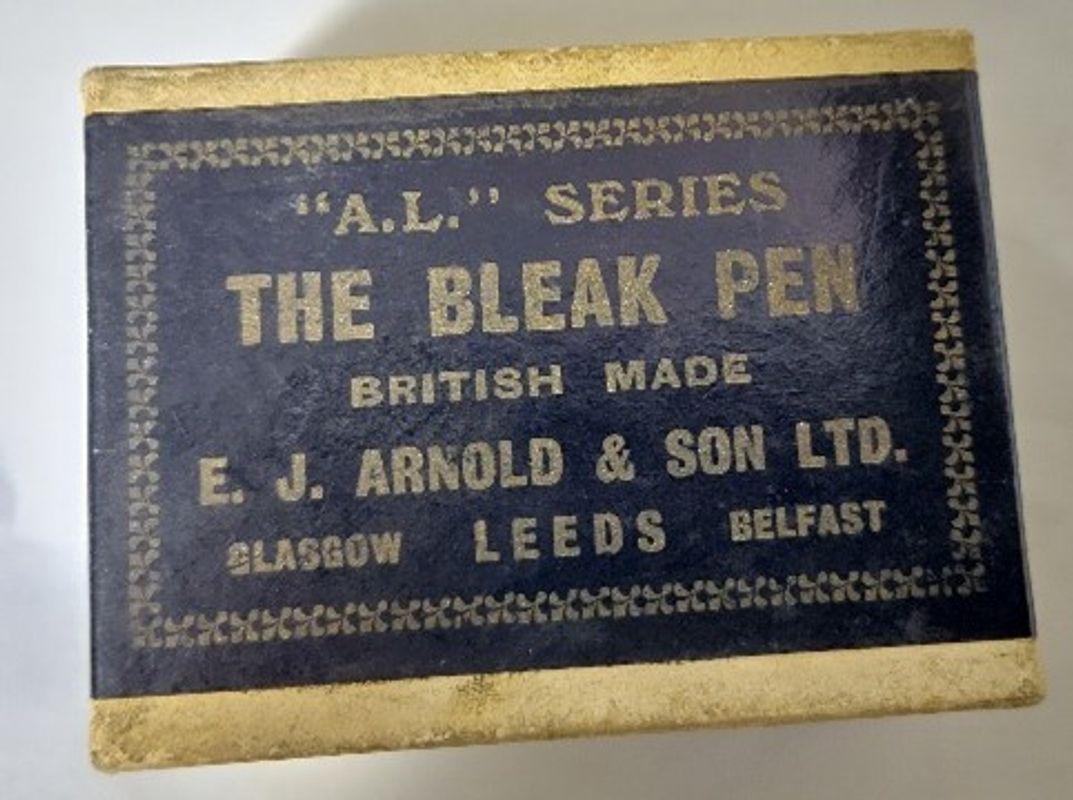 A sign of "A.L" series The Black Pen, British Made, E. J Arnold & Sons LTD