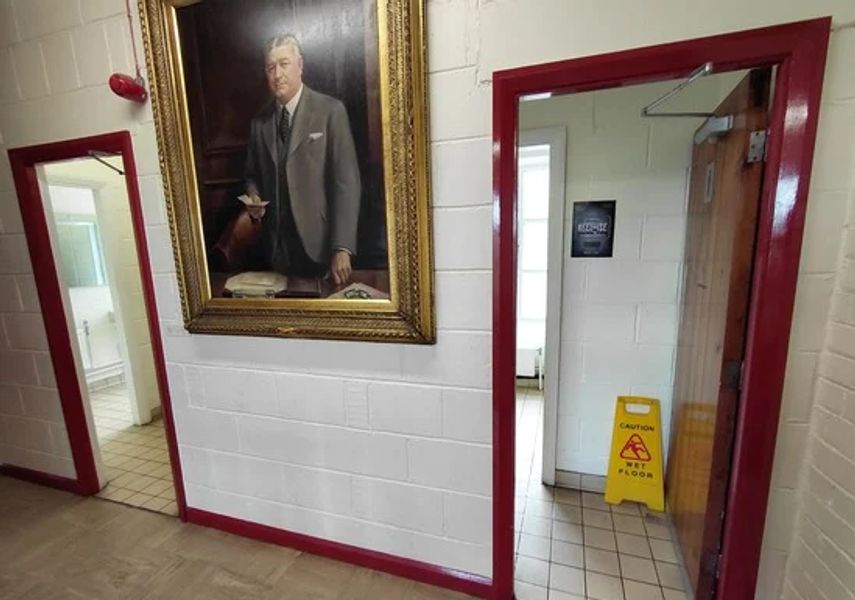 Photo of toilet doors 